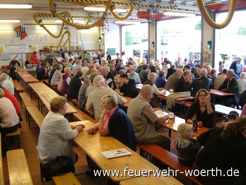2010.04.30 Maibaumaufstellung (16).JPG